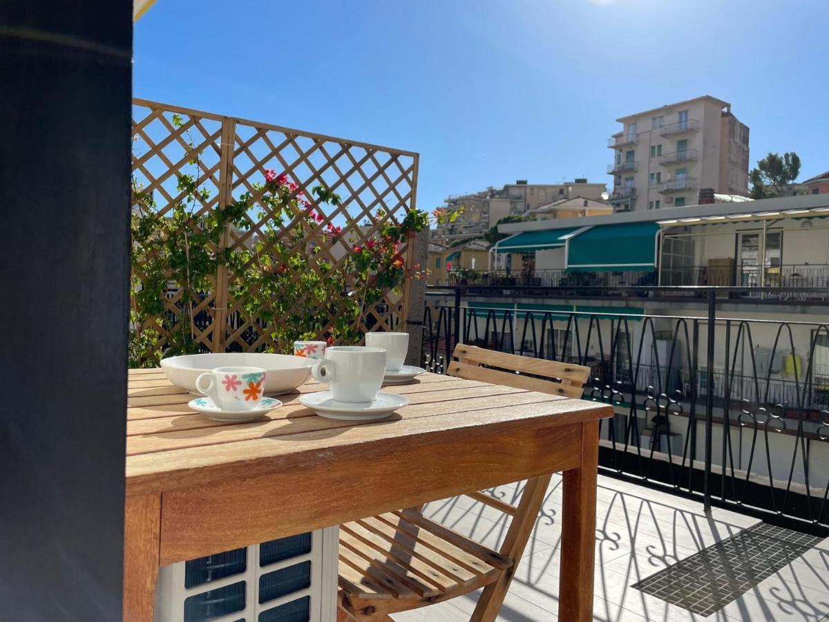 Wh - Cuore Home - Attico Monolocale Con Parcheggio Gratuito - 5 Minuti Dal Centro - Wifi Санремо Экстерьер фото